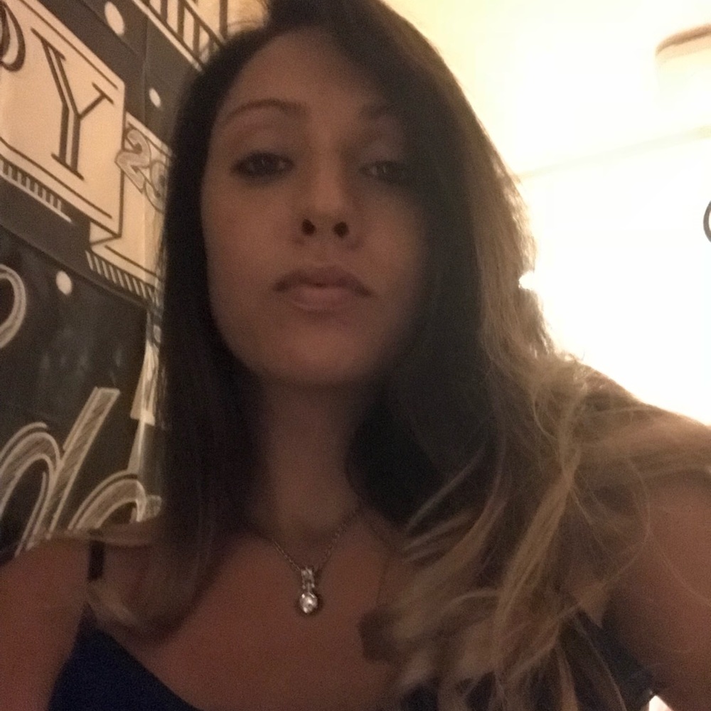 Meet your Posher, Ccassandra